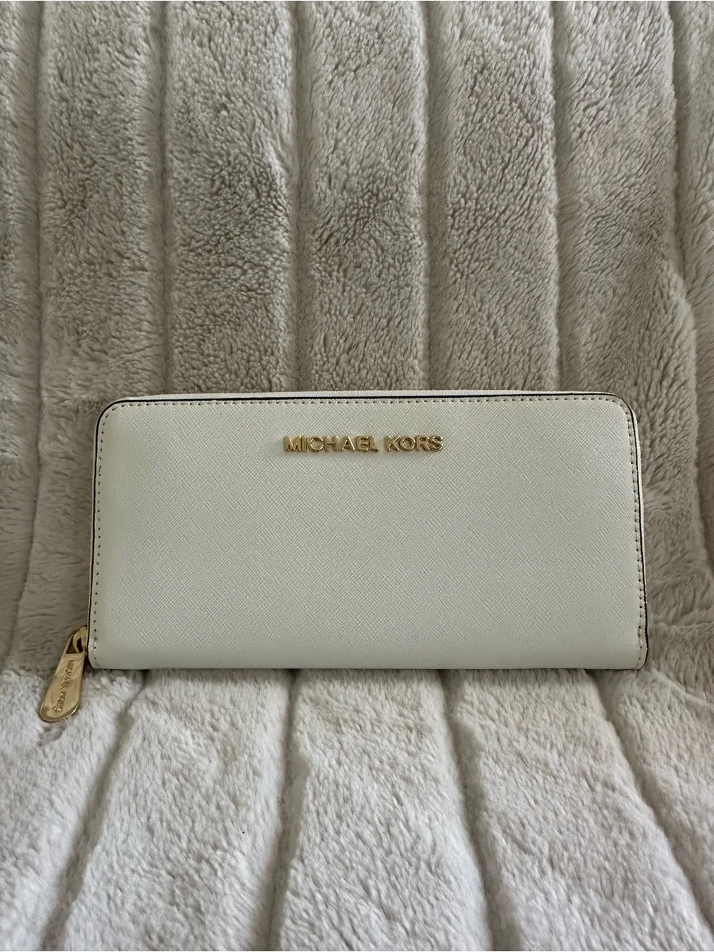 Michael Kors White Zip Wallet with Gold Hardware
